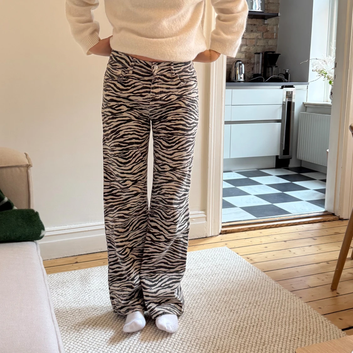 Zebramönstrade wide jeans - 1