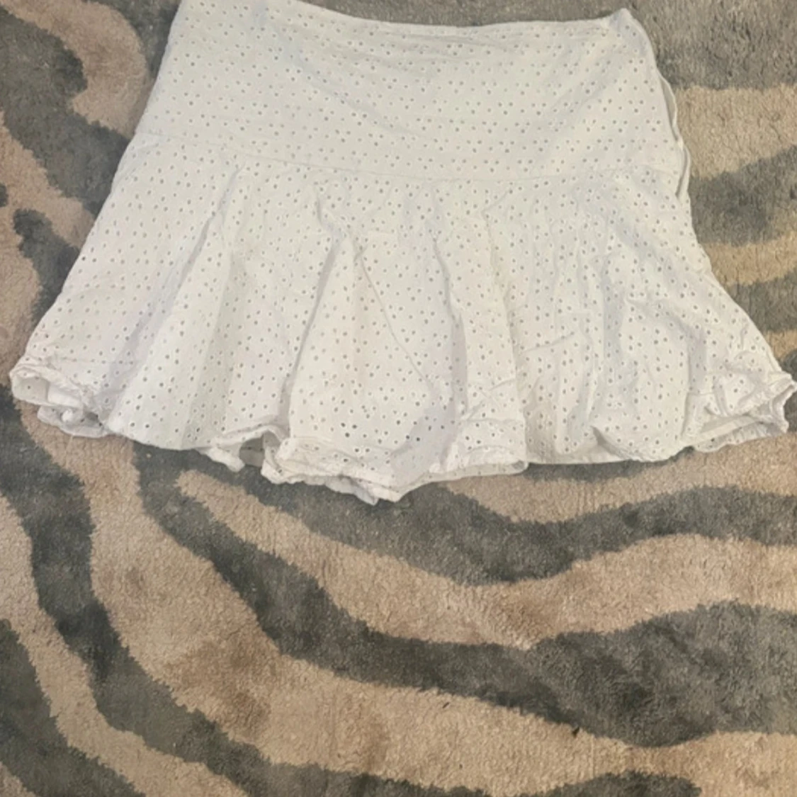 Vit volangkjol från H&M i bomull