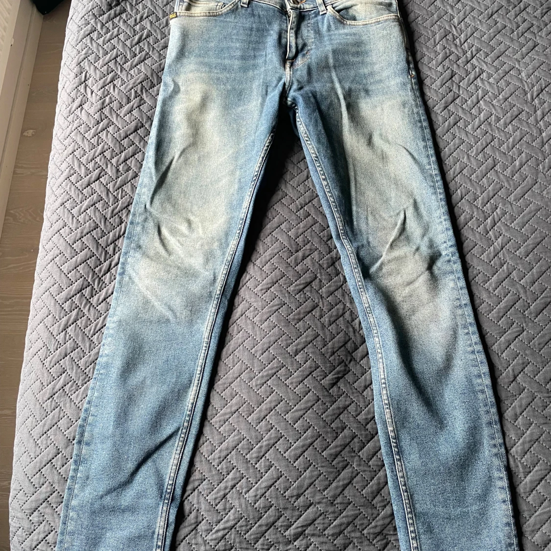 Blå jeans från Tiger of Sweden - 1
