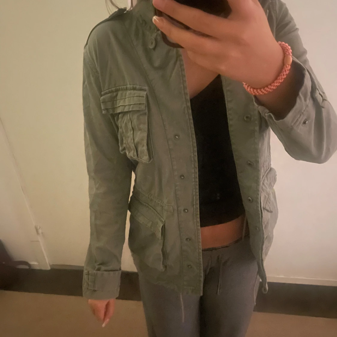 Grön kappa/jacka från monki  - 3