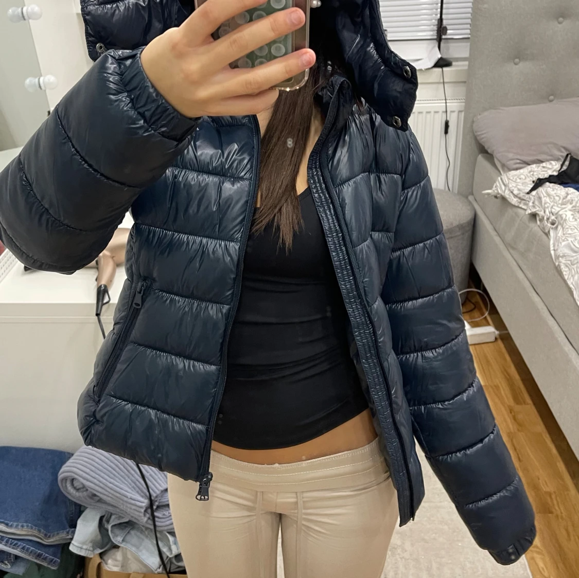 Mörkblå pufferjacka med huva - 3