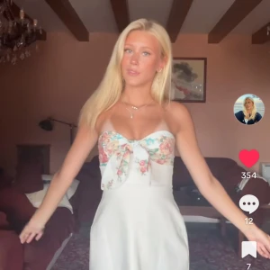 SÖKER  - SÖKER denna klänning i S 