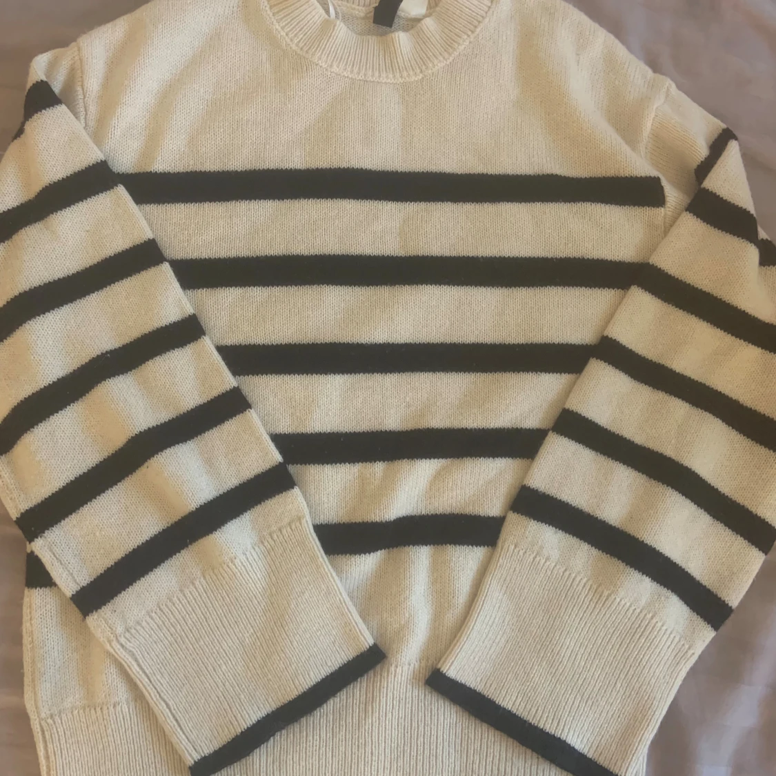 Randig stickad tröja från Divided - 1