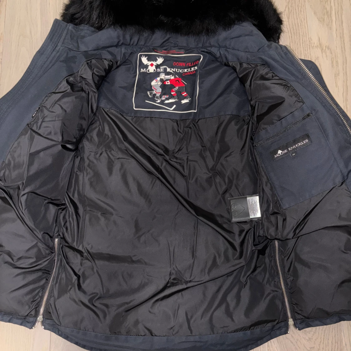 Svart pufferjacka Moose Knuckles - 1