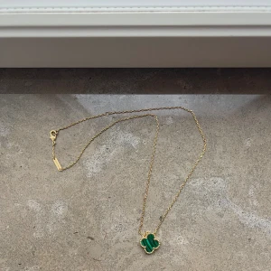 Vca halsband - Vca halsband klöver guldpläterat silver 