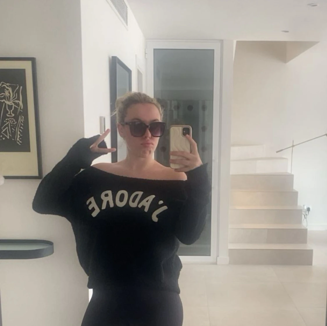 Svart stickad tröja med J'ADORE-tryck - 1