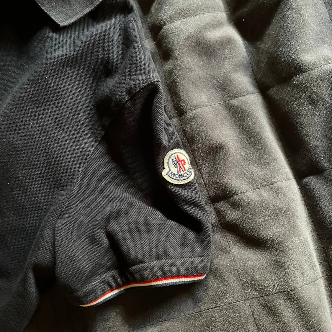 Svart pikétröja från Moncler - 1