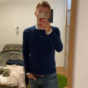 Blå Morris tröja - Riktigt snygg Morris tröja i färgen navy. 100% merino ull!