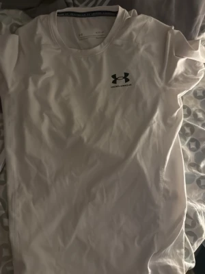 Under Armour compression t shirt - Priset går att diskutera 