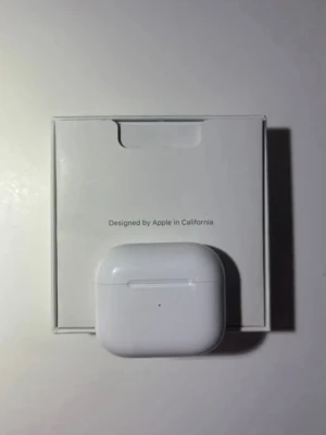 AirPods Pro 2 - oanvänd, kommer med 3 par öronproppar i olika storlekar 