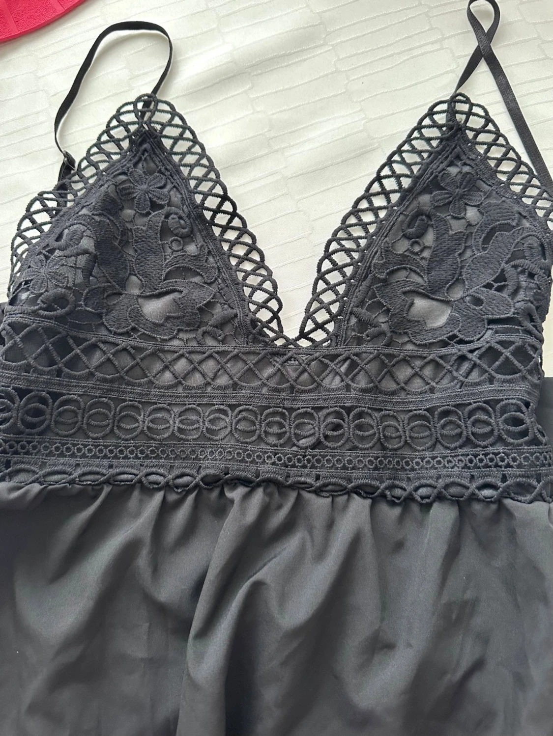 Svart spetsklänning från Koyye M  - 5