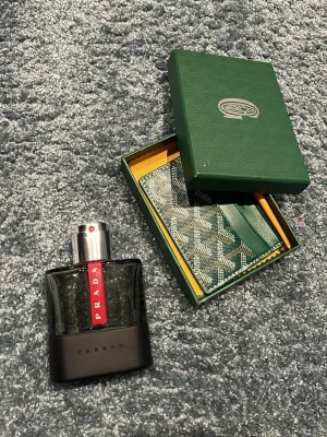 Bundle  - Parfym och plånbok endast byte! 