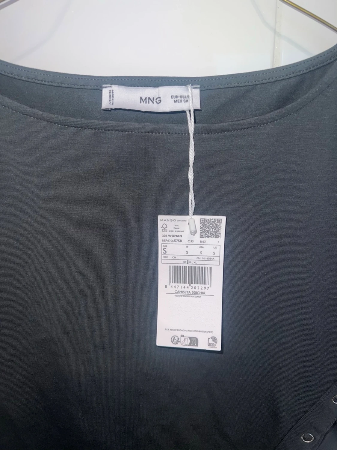 Svart topp med knappar från MNG - 4