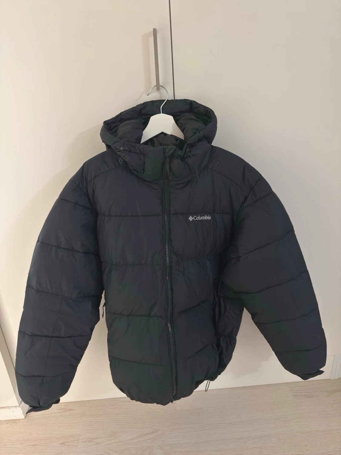 Svart pufferjacka från Columbia