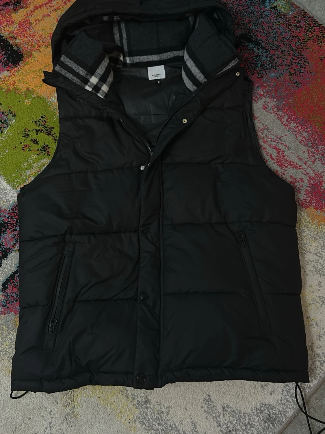 Svart pufferjacka från Burberry - 5