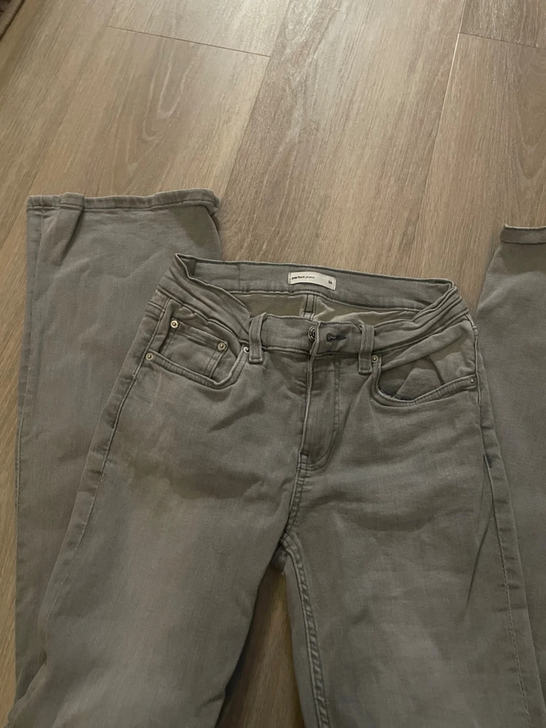 Grå jeans från Perfect Jeans, storlek 34