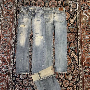Vintage Hysteric glamour Selvedge patchwork jeans - Riktigt snygga hysteric glamour jeans med cool patchwork på, de har fin Selvedge tvätt och plånbokstvätt på bakfickan. Midja:38cm längd:98cm Benöppning:17cm