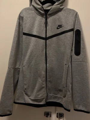 Nike tröja  - Har använt och säljer på utsticket  det är XL storlek 