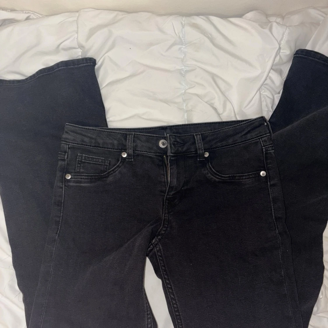 Low rise flare jeans - 1