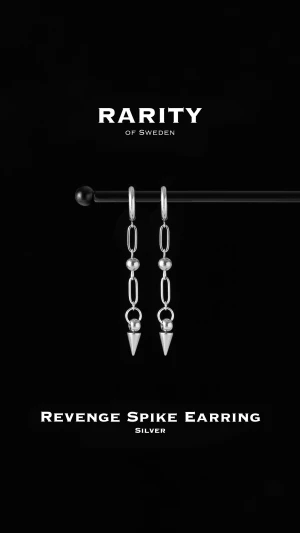 Revenge Spike Earring - Silver: Unika silvriga örhängen med nitar - Otroligt snygga örhängen med nitar i rostfritt stål!! Örhängena är i fin silvrig färg och passar så bra för att piffa upp en outfit och lägga till en extra detalj🪽Likt alla andra våra smycken tål dessa örhängen vatten och håller sitt glans länge!! Vid frågor eller funderingar - välkommen att skriva till oss🪽
