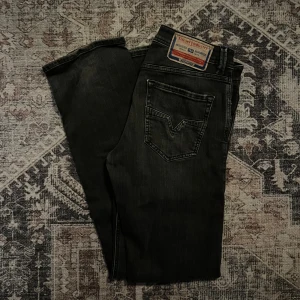 Diesel Larkee Jeans - Säljer då dom inte kommer till användning, skriv privat för fler bilder/mått!