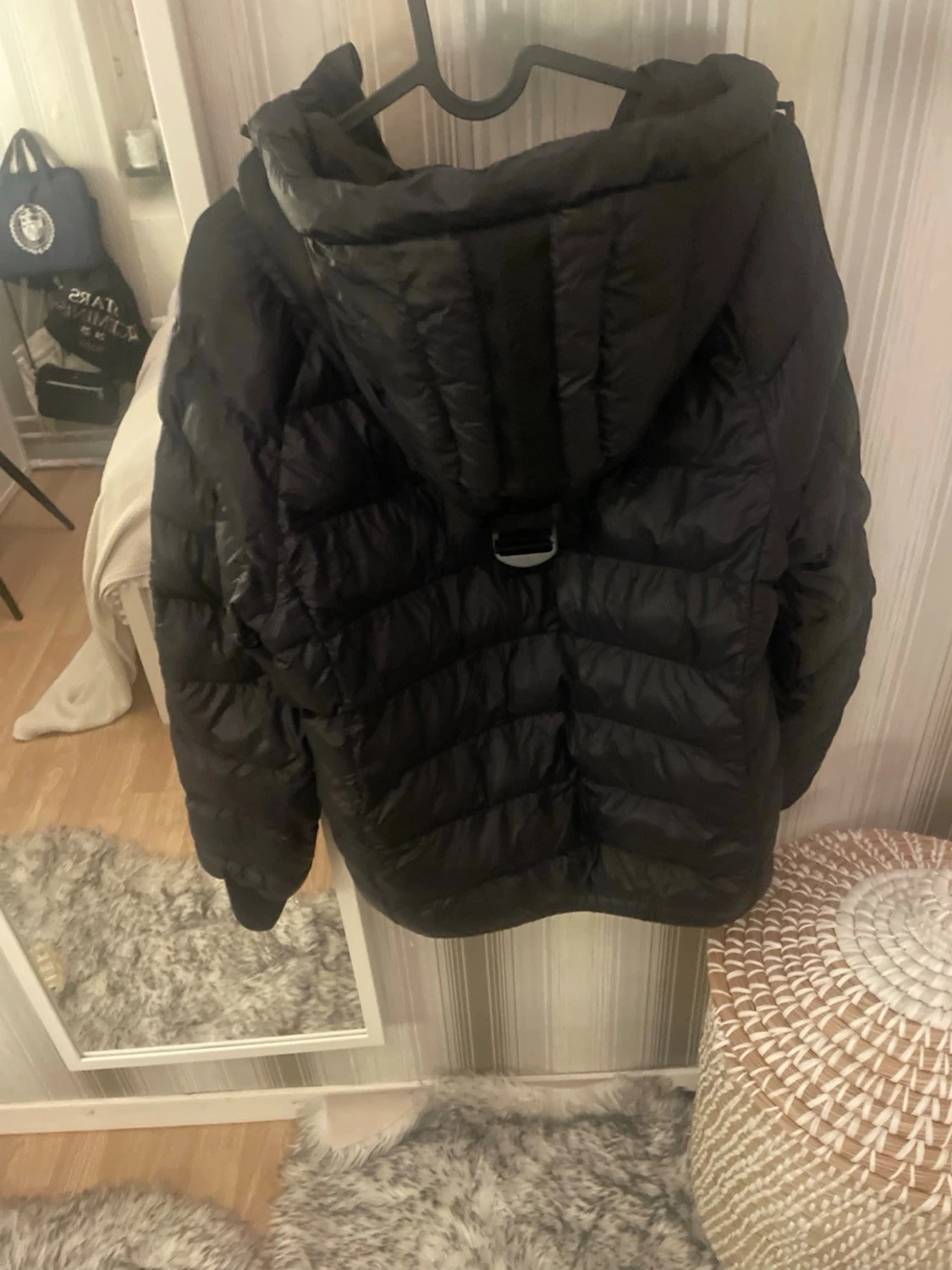 Svart Peak Performance pufferjacka S - 2