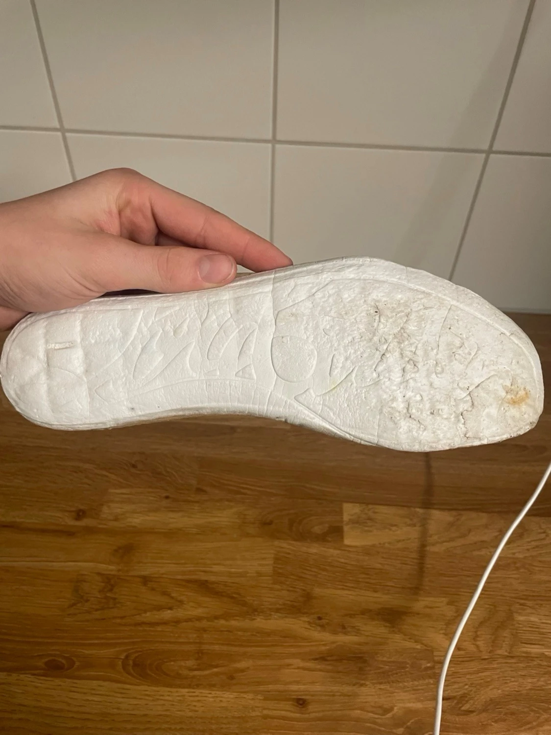 Svarta sneakers med nitar från Louboutin - 6