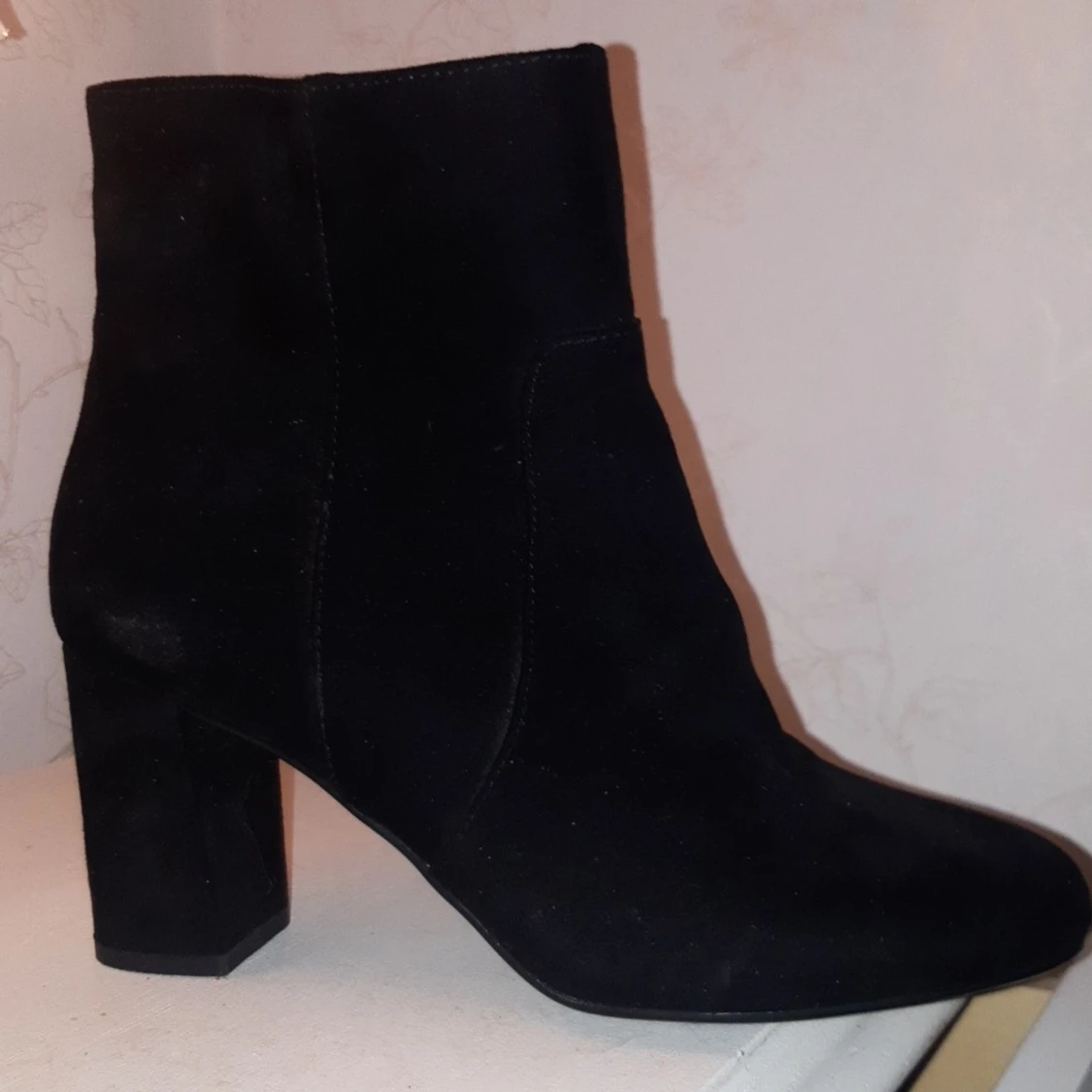 Svarta stövletter med klack från xit