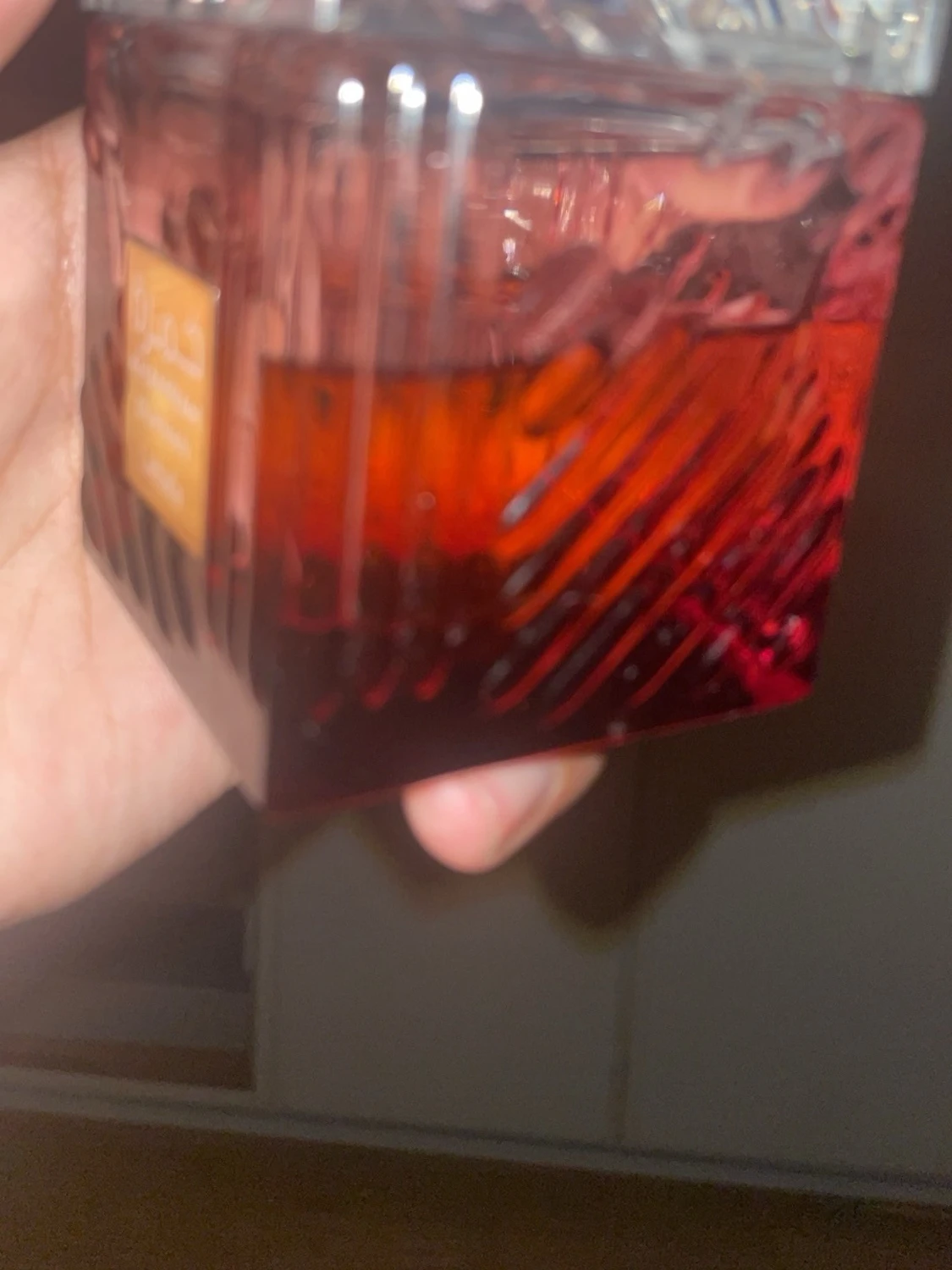 Khamrah Dukhun parfym från Lattafa - 1