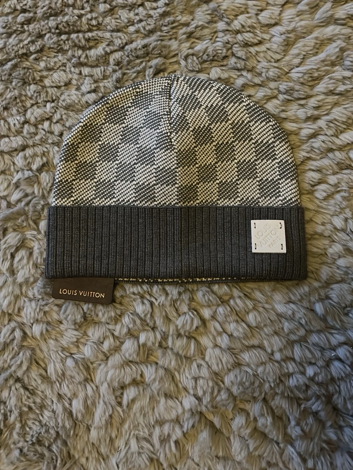 Louis vuttion mössa 