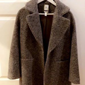 Kappa  - Lång brun kappa från H&M storlek S 🐻♥️