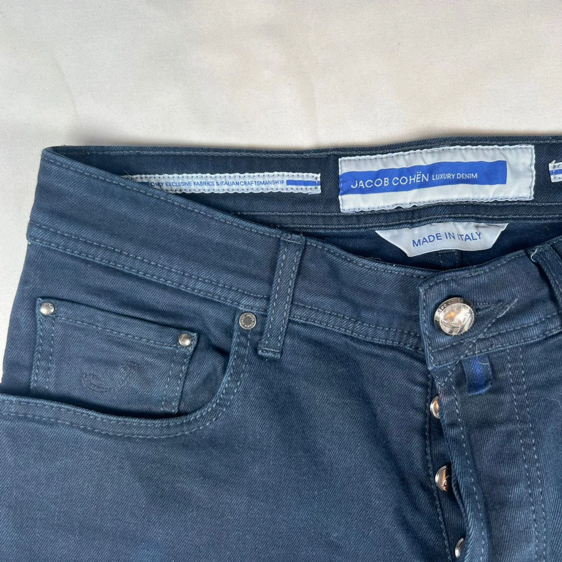 Mörkblå jeans från Jacob Cohën - 1