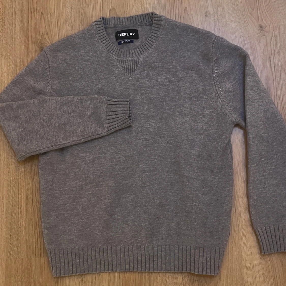 Grå stickad tröja från Replay
