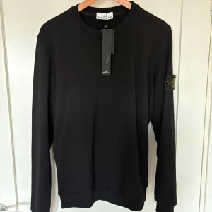 Stone island sweatshirt - Small/mindre medium| helt ny | tag finns kvar. Skriv vid eventuella frågor!😁