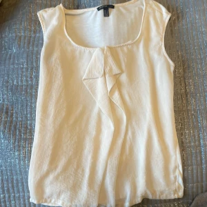 Topp - Jätte fin och luftig topp 