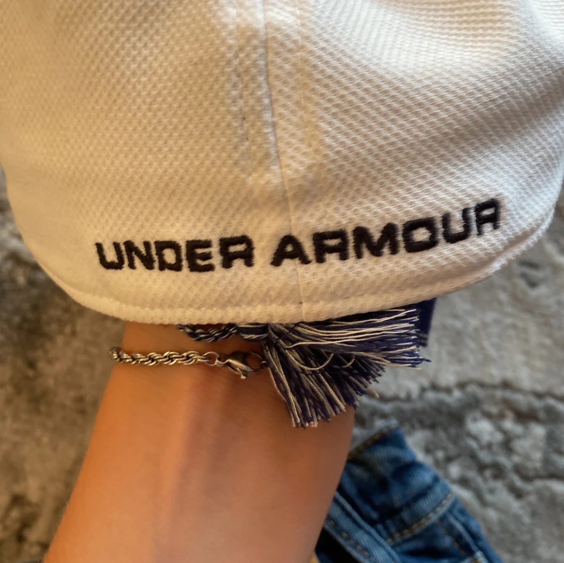 Vit keps från Under Armour - 1