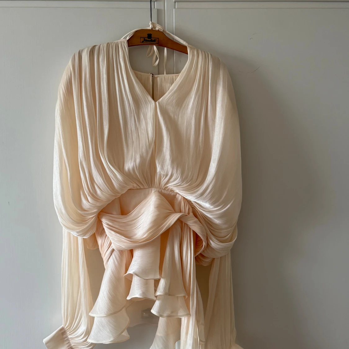 Champagnefärgad klänning miss rosier - 2