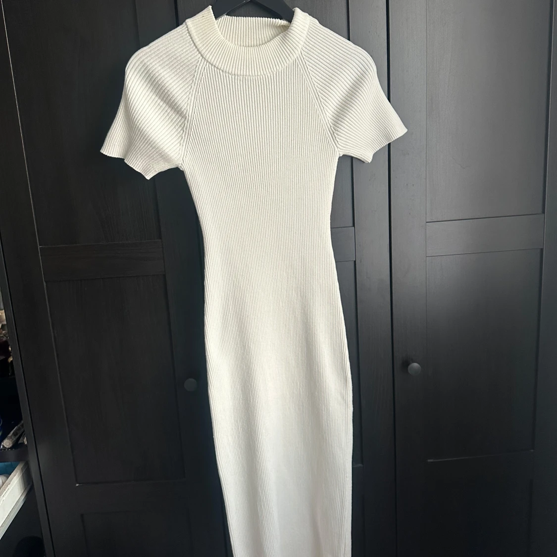 Vit stickad klänning från nakd