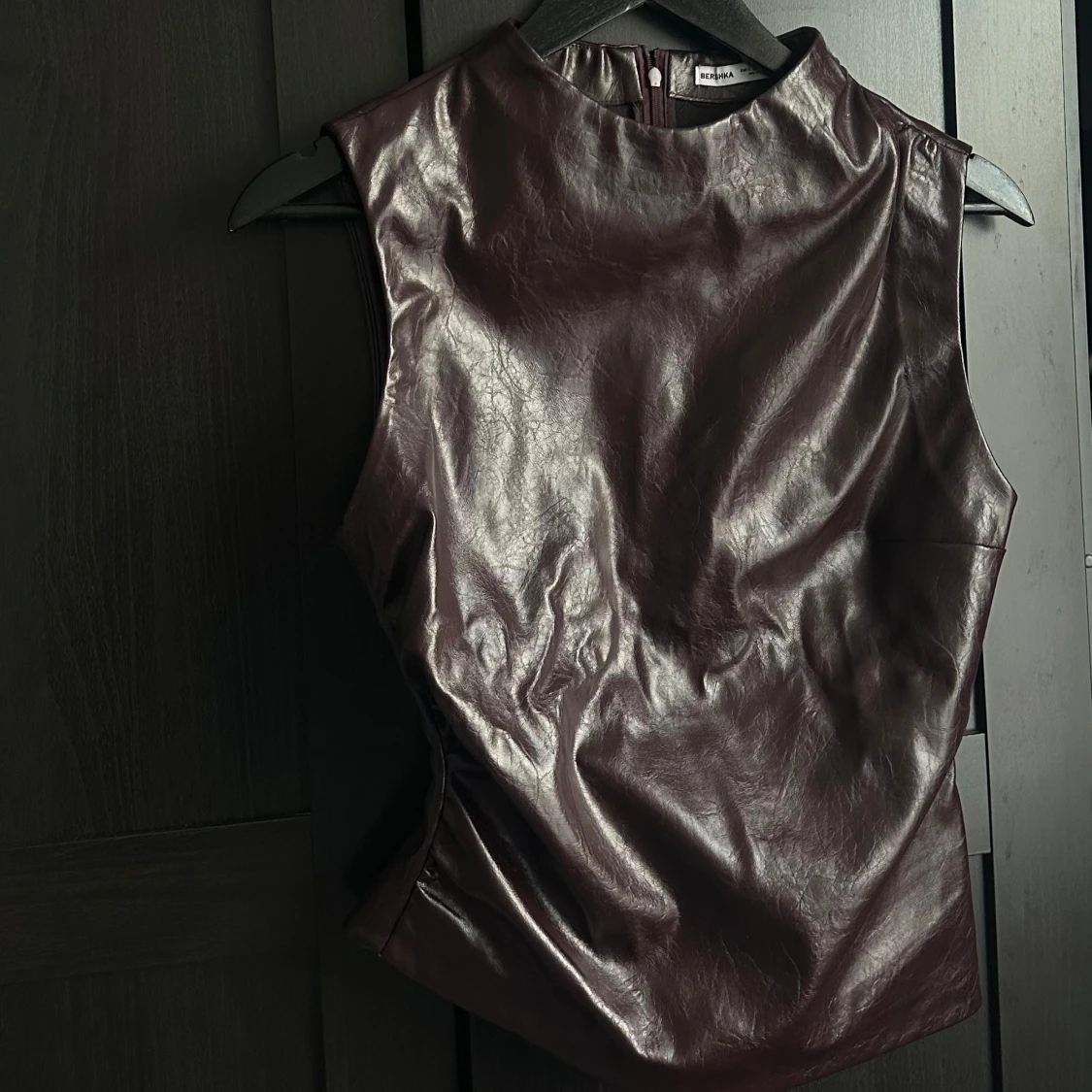 Burgundy topp från bershka