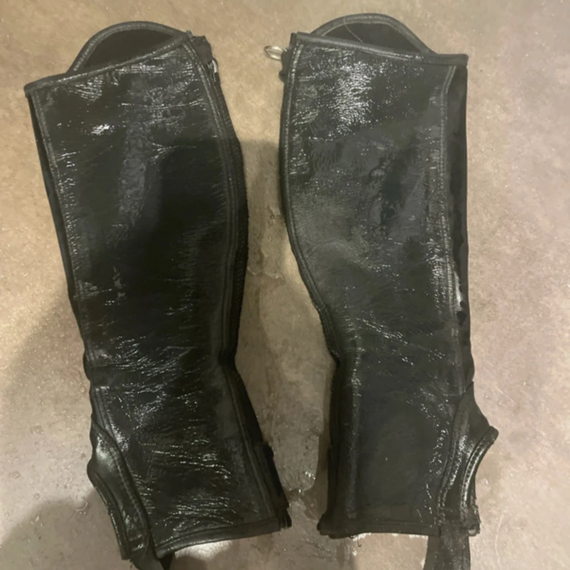 Svarta ridchaps från Dylan i skinn - 2