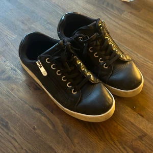 Höstskor! - Snygga, knappt använda, är villig att sänka!