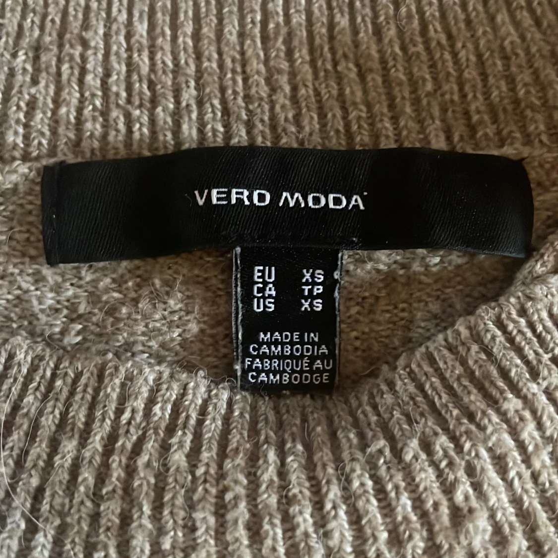 Beige stickad tröja från Vero Moda - 1