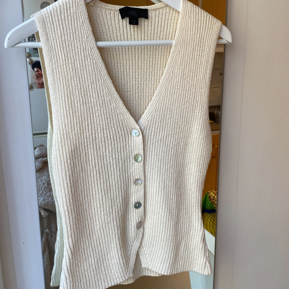 Stickad beige väst Zara  - 2