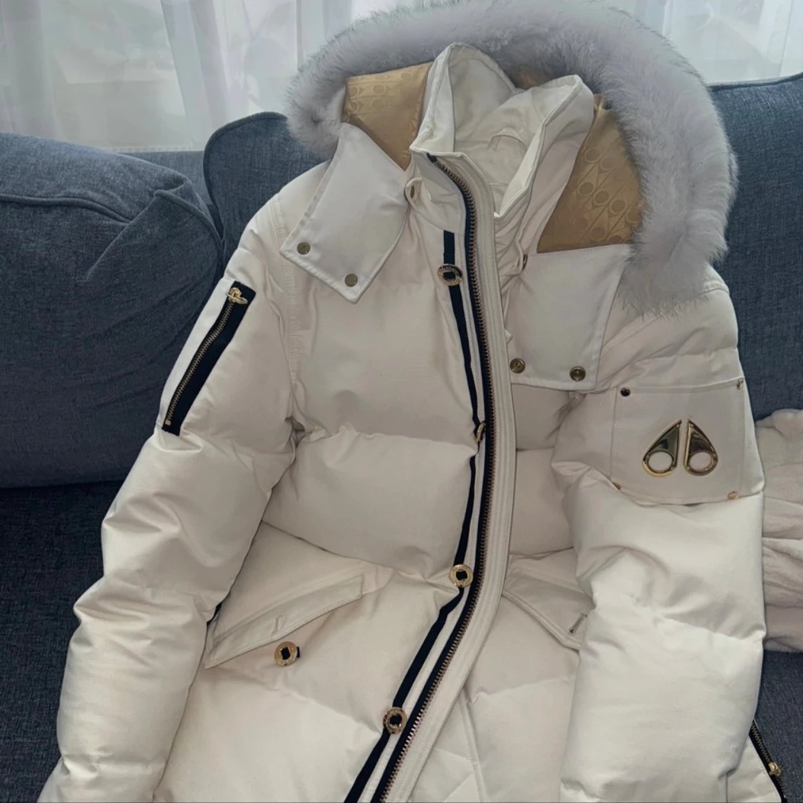 Vit dunjacka från Moose Knuckles - 1