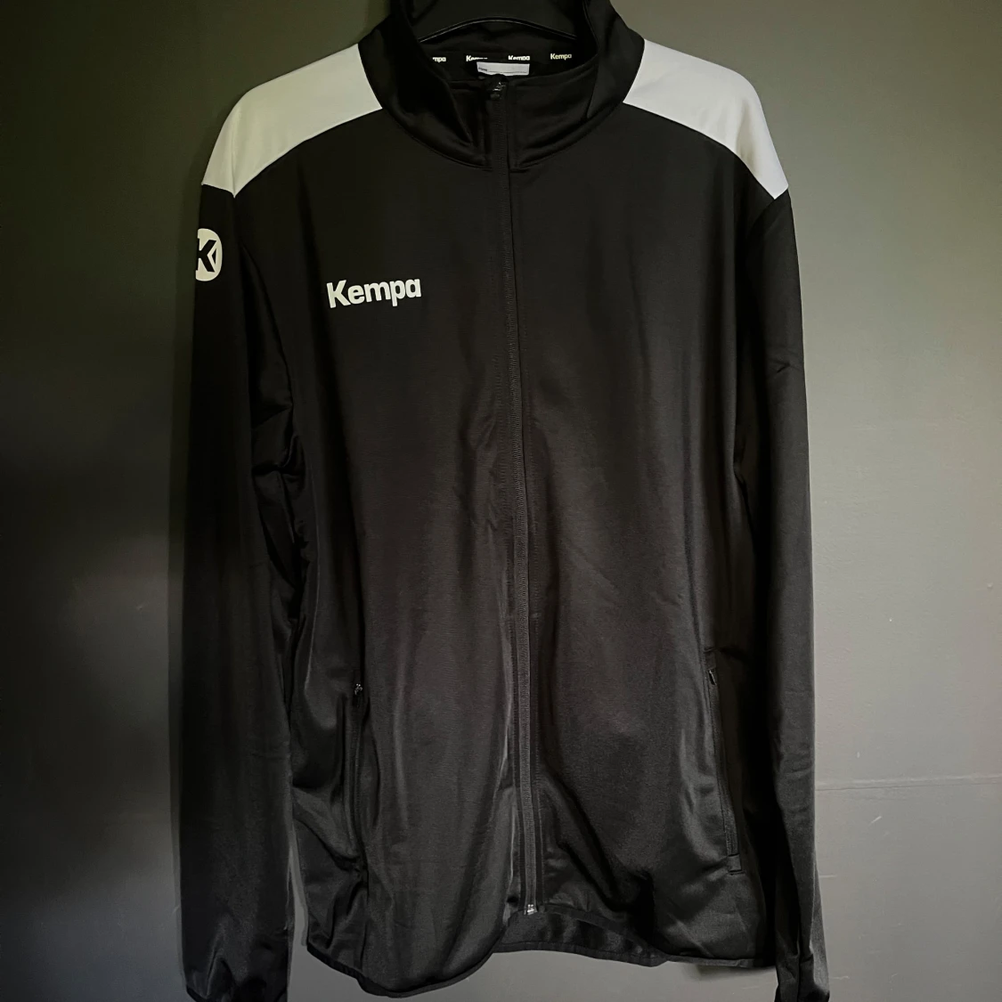 Svart träningsjacka från Kempa XL