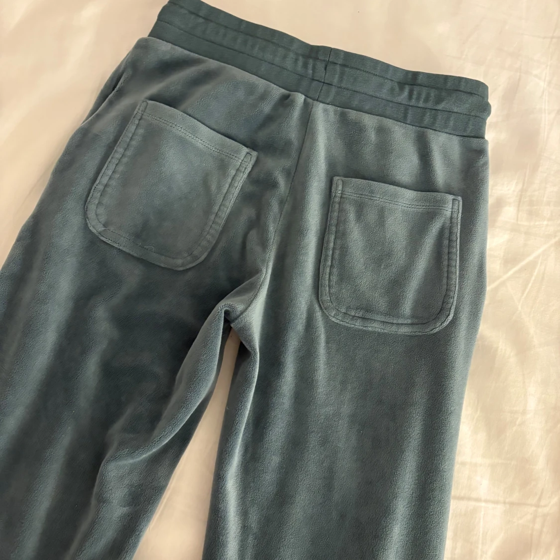 Grön mjukisbyxor från Lindex, stl 158 - 1