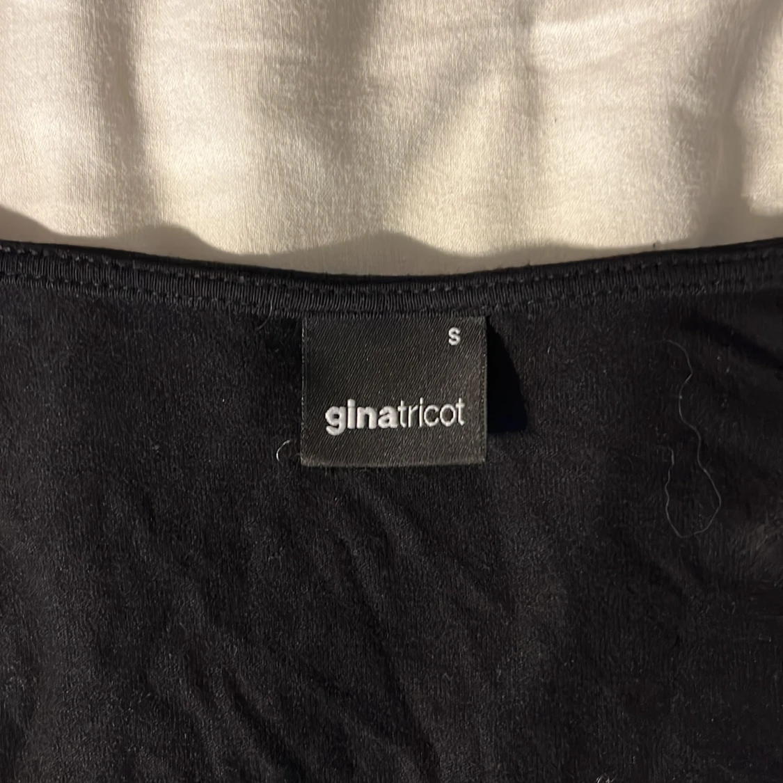 Svart långärmad topp Gina Tricot S - 2