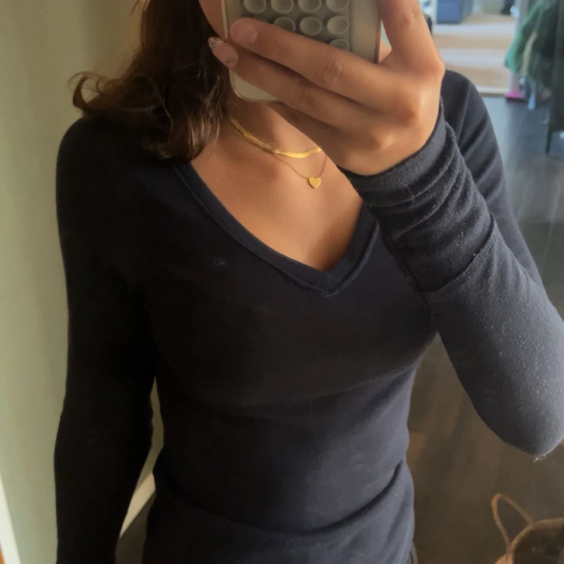 Mörkblå långärmad v-ringad tröja - 2