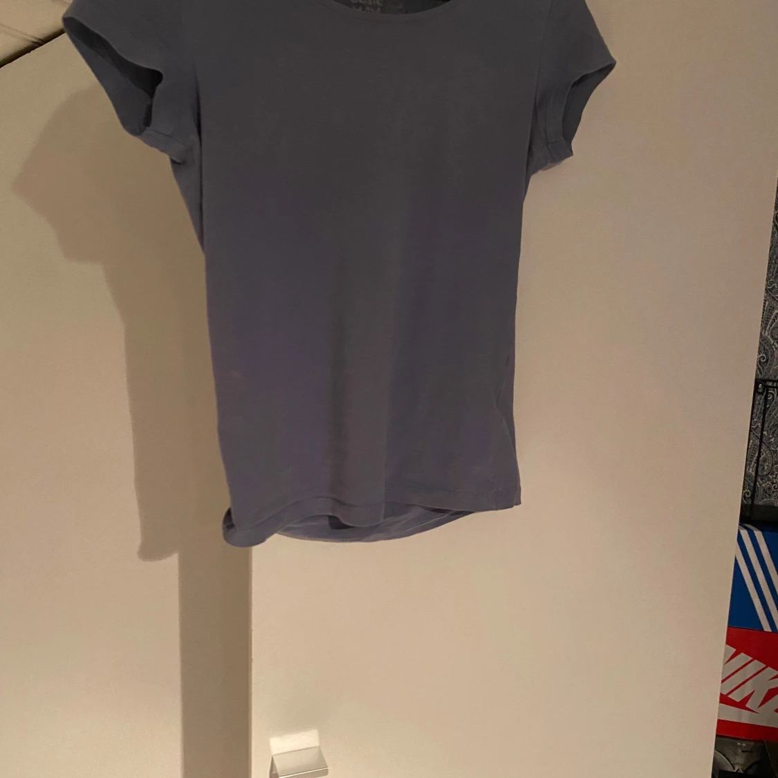 Ljusblå basic t-shirt