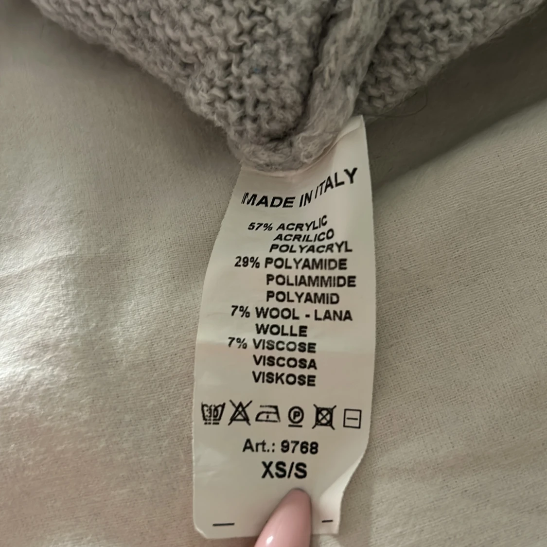 Grå stickad kofta från Design by Si - 3